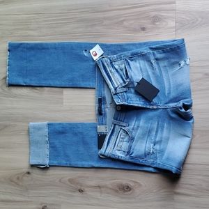 Flying Monkey Midrise ankle straight jeans. Size 26. 27 inch inseam. NWT.